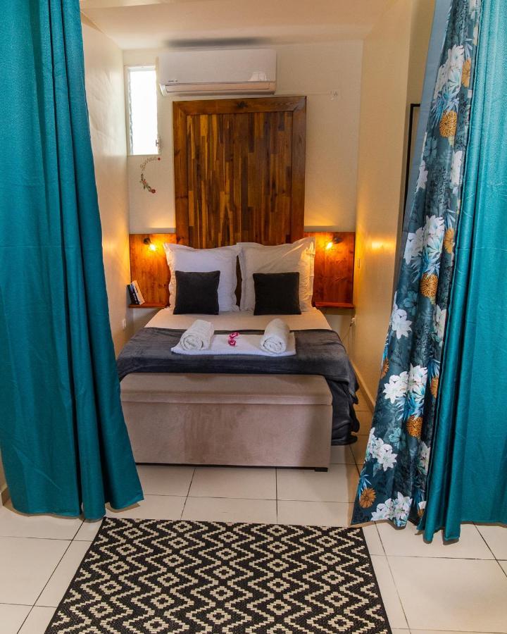 Evasion En Plein Coeur De La Ville Studio Jacuzzis Sauna Et Piscine Au Centre De Port-Louis Zewnętrze zdjęcie