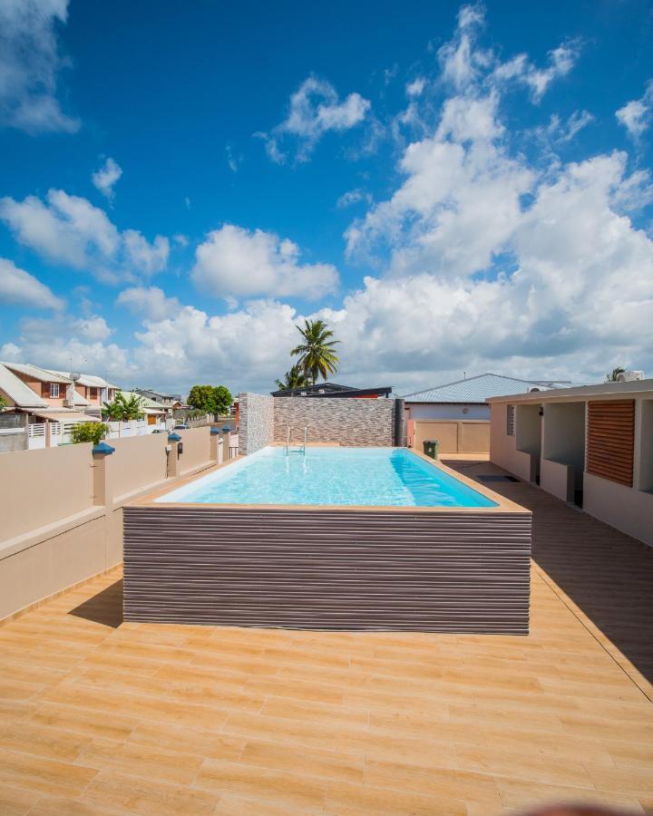 Evasion En Plein Coeur De La Ville Studio Jacuzzis Sauna Et Piscine Au Centre De Port-Louis Zewnętrze zdjęcie