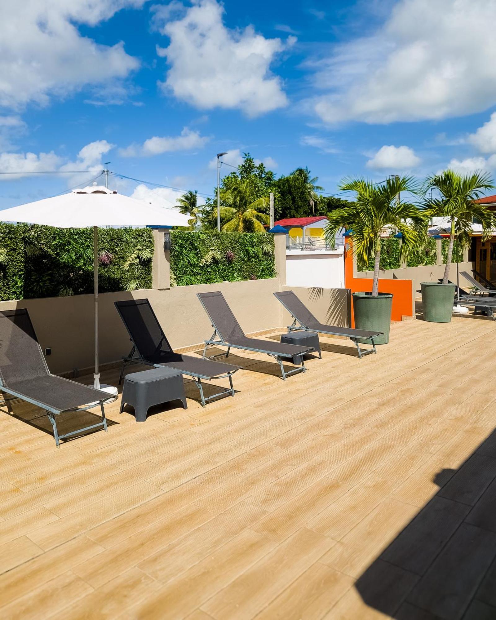 Evasion En Plein Coeur De La Ville Studio Jacuzzis Sauna Et Piscine Au Centre De Port-Louis Zewnętrze zdjęcie